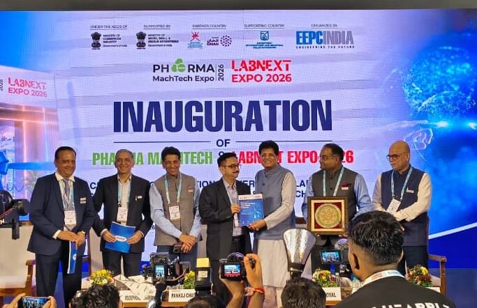 Shri Piyush Goyal with Sandip Mukherjee during the launch of the White Paper